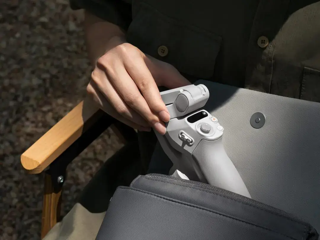 DJI Osmo Mobile SE Handheld 3-Axis Smartphone Gimbal