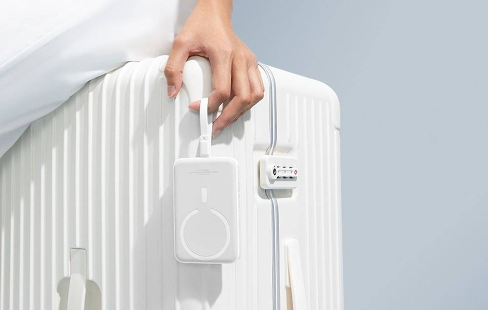 Baseus Mini 10,000mAh 30W Magnetic Power Bank FC Bayern Edition