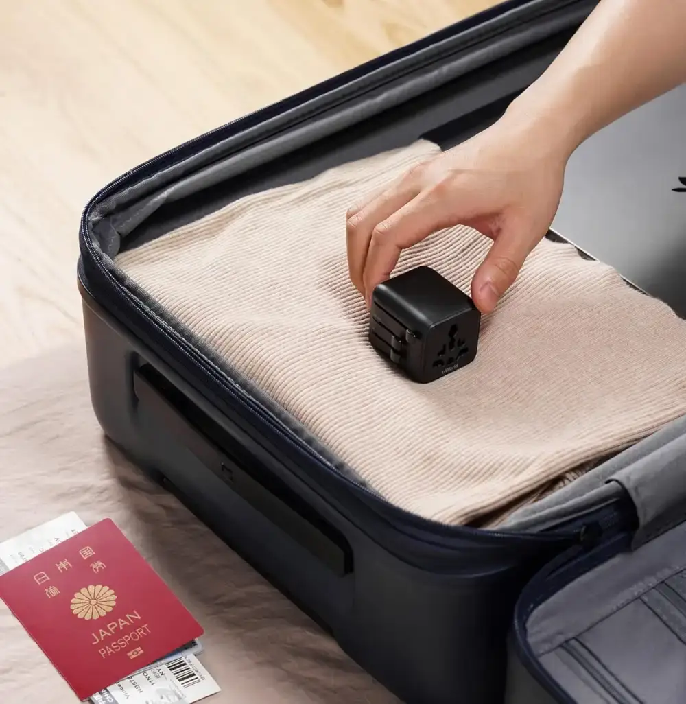 Momax UA19 1-World Universal Travel Adapter