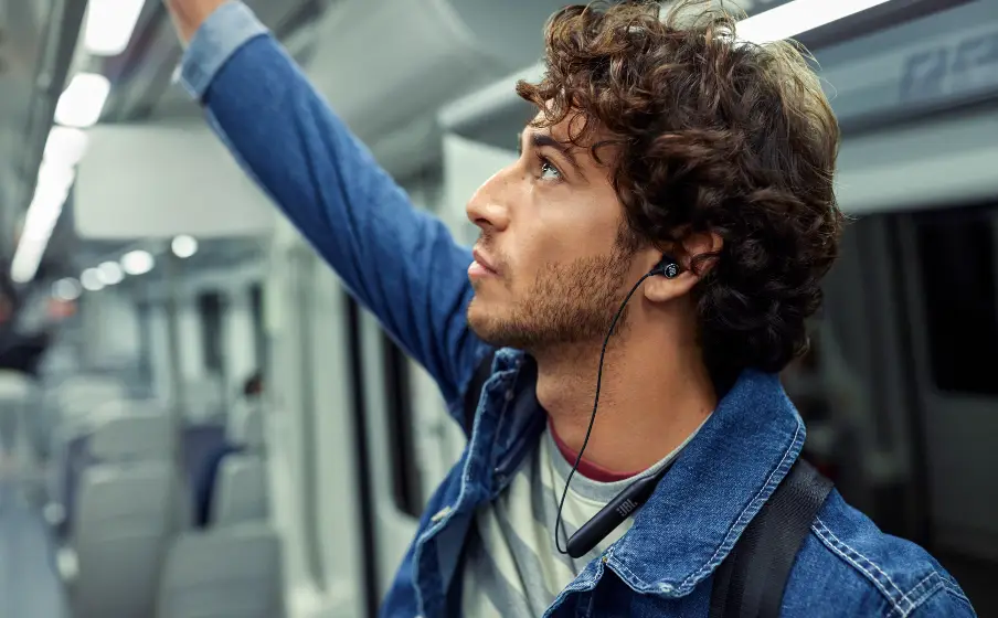 JBL LIVE 220BT Wireless Bluetooth In-Ear Neckband Earphones