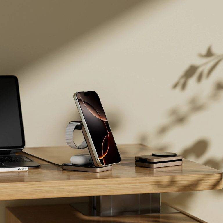 WiWU Wi-W038 3-in-1 Magnetic Wireless Charging Station Fast Charging Dock